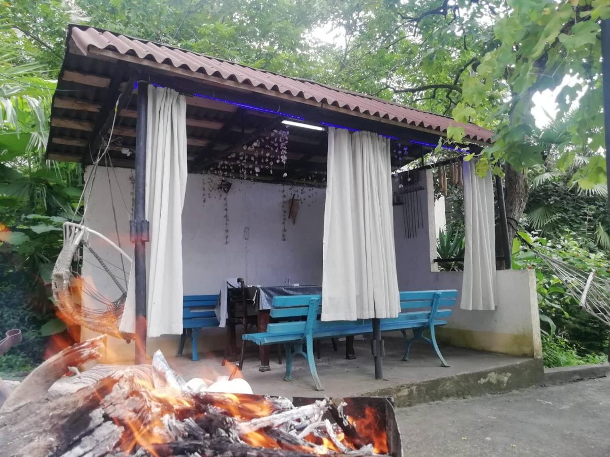 Achi Guest House Makhinjauri Exterior photo