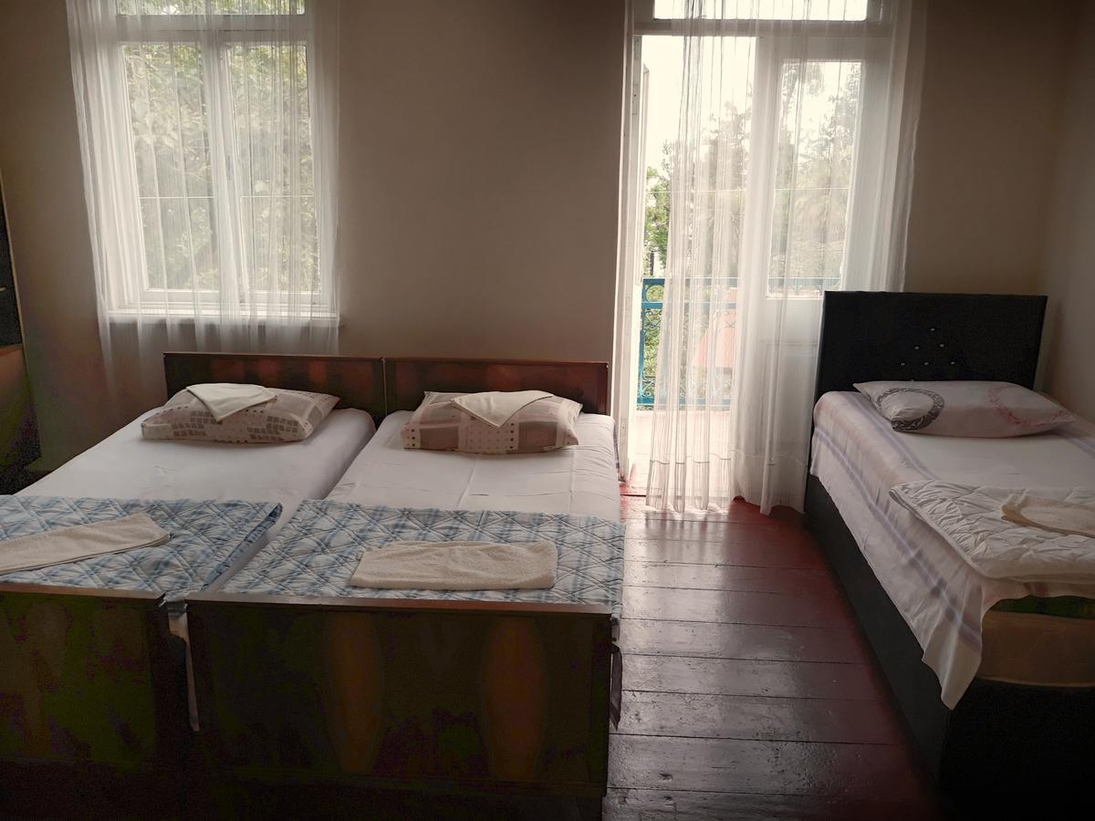 Achi Guest House Makhinjauri Exterior photo